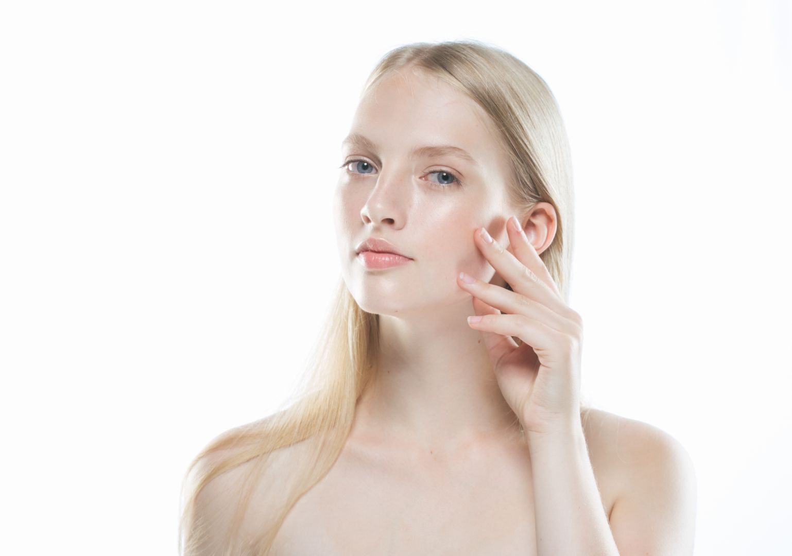 Stoccare il collagene coccolando la pelle? Un tempo magia, oggi realtà con la linea Extra-Firming di Clarins - Vanity Fair Italia