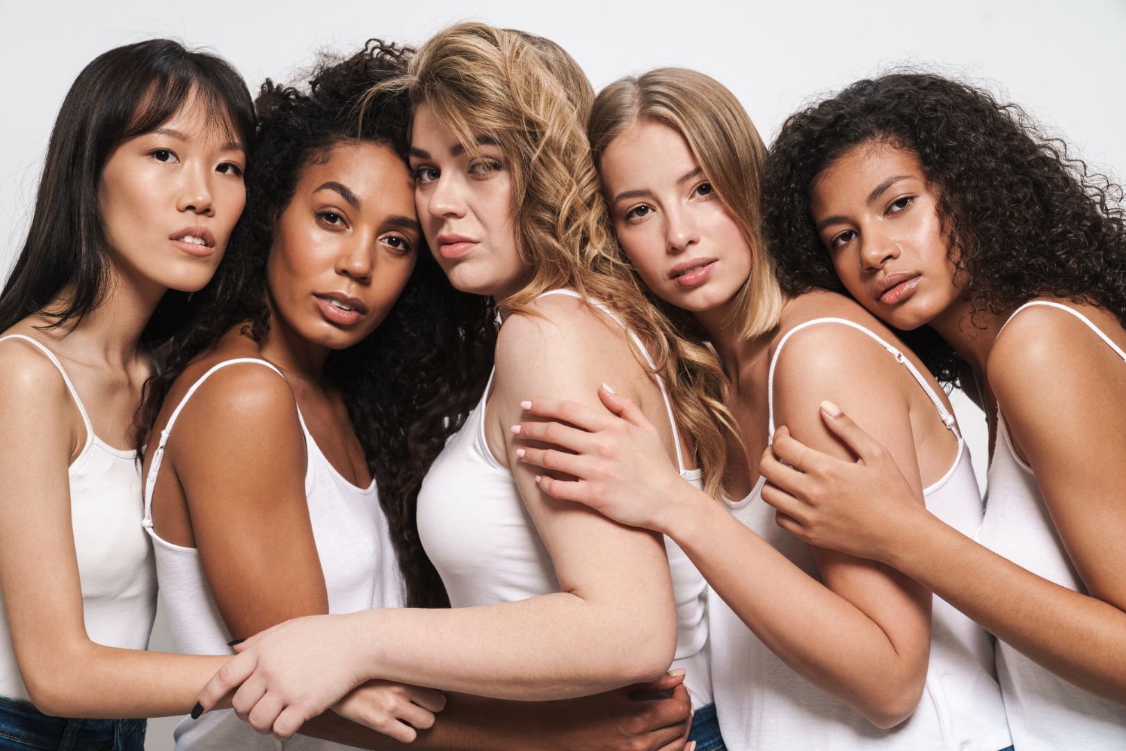 Pourquoi les hommes célibataires ont une peur panique de l'engagement?